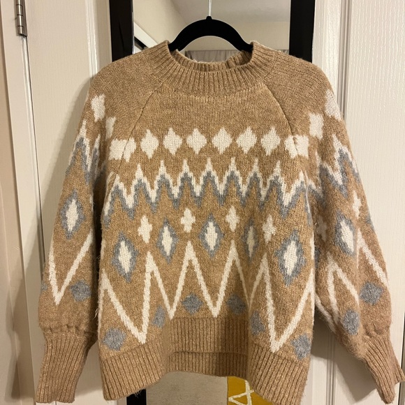 Small. Comfy. Cozy. Sweater. Pull Over. Really soft, no itch! - Picture 2 of 2